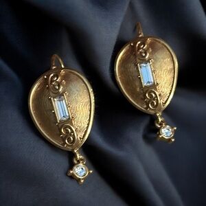 Vintage Edgar Berebi gold tone teardrop rhinestone earrings